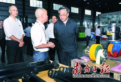 胡春華:推進創新驅動發展 奮發有為抓好經濟工作